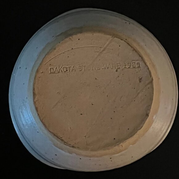 Vintage DAKOTA STONEWARE Handcrafted Heart Shaped Speckled Pottery Bowl 1989 - Picture 9 of 11